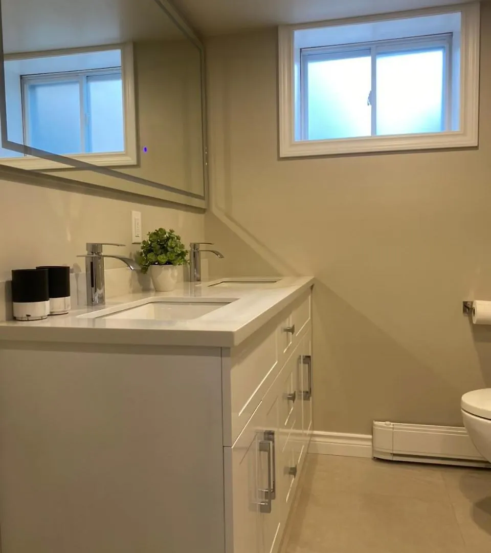 Nice Bedrooms In North York, Ontario トロント ホームステイ