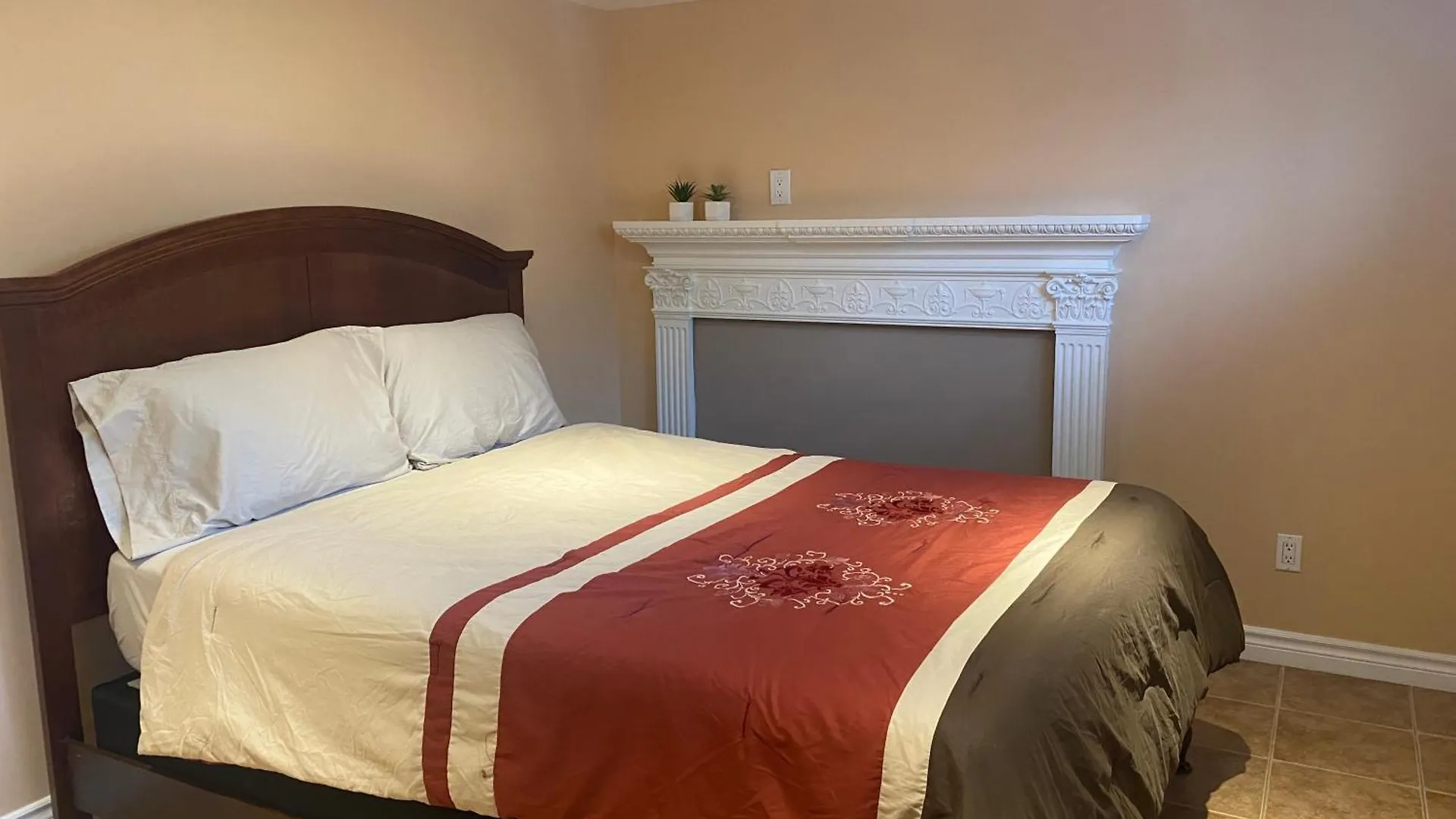 Nice Bedrooms In North York, Ontario トロント 0*,  カナダ